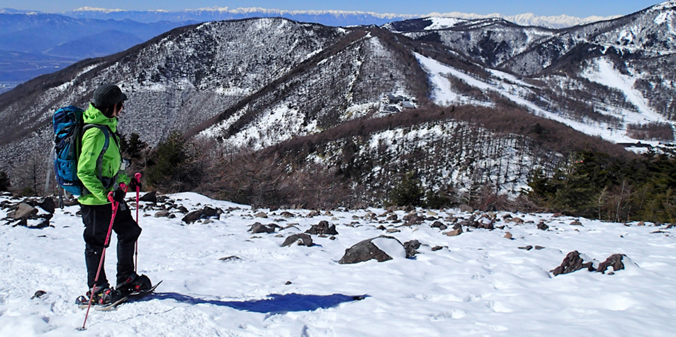 スノーシューイングもおまかせ。On Aniseトレッキングポール